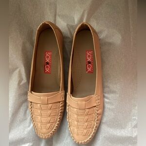 Women’s Camel Tan Loafer-Size 6 1/2M